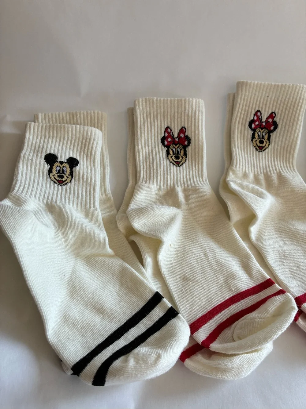 Disney Mickey & Friends 5 Pack Crew Socks Minnie Donald Daisy White